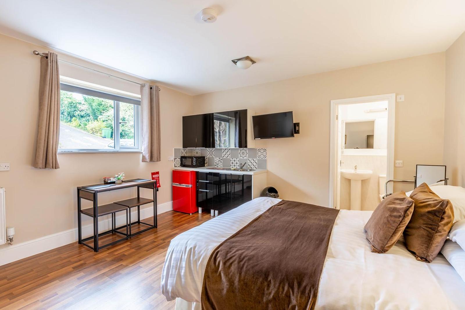 Windermere Studio Rooms - With Free Car Parking Onsite Exterior foto