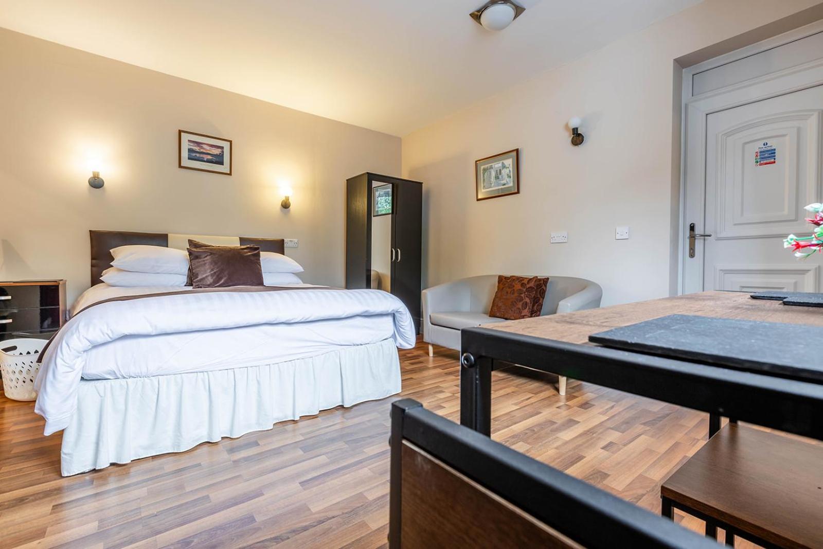 Windermere Studio Rooms - With Free Car Parking Onsite Exterior foto