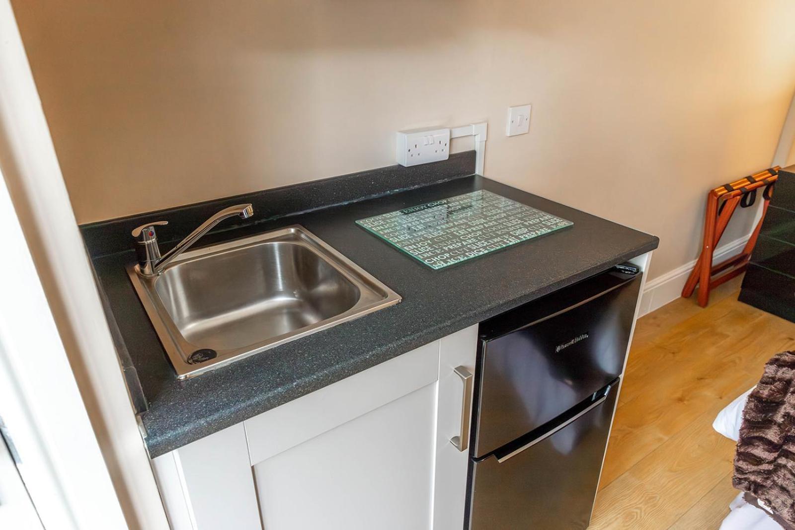Windermere Studio Rooms - With Free Car Parking Onsite Exterior foto